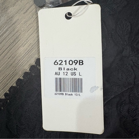 NWT Saints And Secrets Black Long Sleeve Dress V-Neck Open Back Sz L Ruffle Hem - Picture 4 of 16